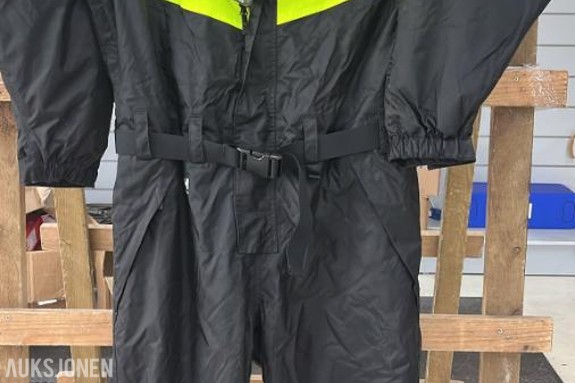 Diverse arbeidstøy og dresser